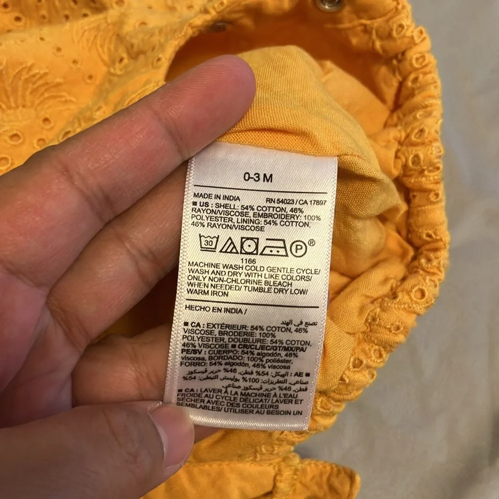 🌸  3/$15 Bundle of baby clothes - Picture 11 of 17